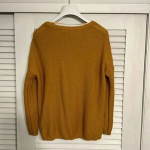 free for all women’s long sleeve sweater size medium gold color
